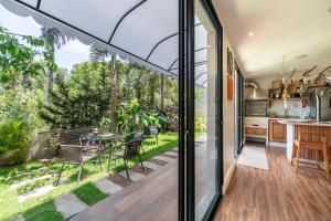 Køkken eller tekøkken på Atalaia SPA 1 Qto c/ Hidro by Achei Camboriú