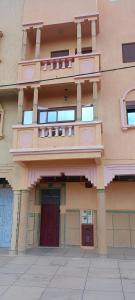 Το κτήριο όπου στεγάζεται  το διαμέρισμα +14 φωτογραφίες