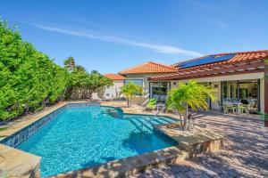 Swimmingpoolen hos eller tæt på Caya Bista Lama 26