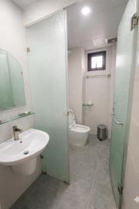 Koupelna v ubytování Hello Dalat Hostel