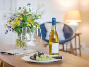 Drinks på Stable Yard Cottage