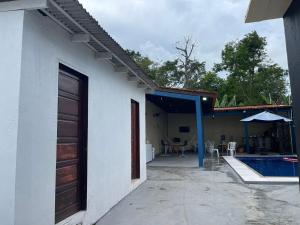 Bazén v ubytování Casa Studio com piscina nebo v jeho okolí