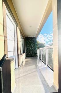 En balkon eller terrasse på Luxury Apart + 3 billeder