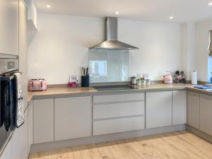 Kuchyň nebo kuchyňský kout v ubytování Gwel Nans
