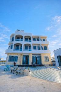 Bygningen som hotellet ligger i + 32 billeder