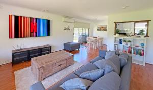 Køkken eller tekøkken på Bayside Breeze Retreat