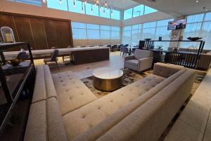 Χώρος καθιστικού στο Hawthorn Extended Stay Austin North