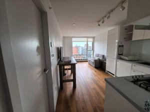 Køkken eller tekøkken på China town condo in Vancouver