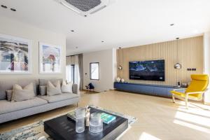 Et tv og/eller underholdning på 5BR Luxury Pool Villa Patong TPSV138