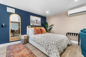 Fotografie z fotogalerie ubytování Boho Chic Dt Visalia W Modern Art Flair v destinaci Visalia