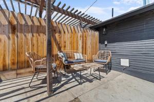 Fotografie z fotogalerie ubytování Boho Chic Dt Visalia W Modern Art Flair v destinaci Visalia