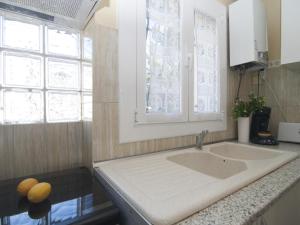 Fotografie z fotogalerie ubytování Casa con Jardín, Barbacoa y Aire Acondicionado en Zona Tranquila de L'Escala - HISP-7-15 v destinaci L'Escala + 16 fotografií