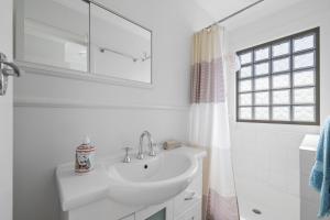 Koupelna v ubytování Retreat at Rhyll + 13 fotografií