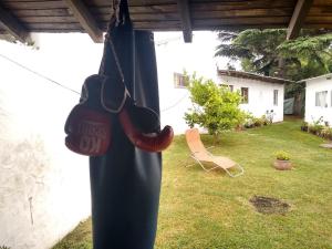 En have udenfor Chalet con Cochera techada