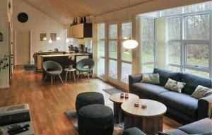 Un lugar para sentarse en Rubinsøen Skovhuse