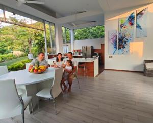 Kuchyň nebo kuchyňský kout v ubytování Anapoima Hills