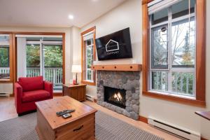 Et tv og/eller underholdning på Granite Court by Outpost Whistler