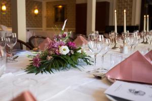Restoran atau tempat lain untuk makan di Helnan Phønix Hotel
