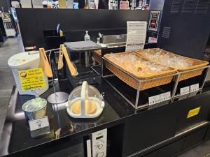 Jídlo v hotelu nebo okolí + 45 fotografií