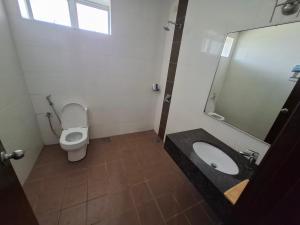 Et badeværelse på Anjung seri sri alam