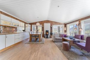 Køkken eller tekøkken på Luxury cabin with amazing views