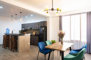 Køkken eller tekøkken på Rural Retreat with Charming Patio 2 Bedrooms