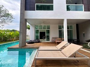 Bazén v ubytování 3 BR Oxygen Pool Villa 271-26 nebo v jeho okolí