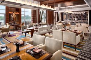 Et opholdsområde på Hilton Hangzhou Qiandao Lake Resort