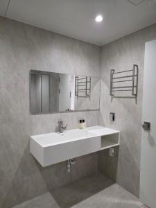 Koupelna v ubytování Brand New Euljiro Local Stay - Walk to Myeongdong