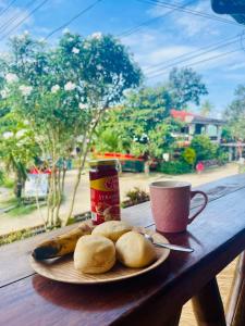 Jídlo v hostelu nebo okolí