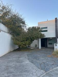 Bygningen som villaen ligger i