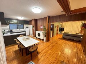 Køkken eller tekøkken på Guest House Matsuyama