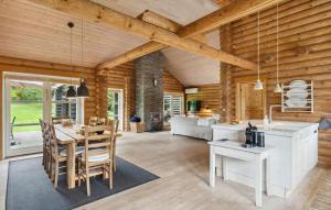 Φωτογραφία από το άλμπουμ του Lovely Log House On Møn σε Pollerup Kullegård