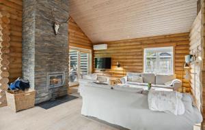 Χώρος καθιστικού στο Lovely Log House On Møn