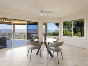En balkon eller terrasse på The Peninsula Panorama