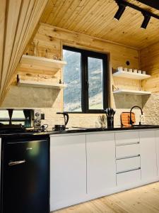 Köök või kööginurk majutusasutuses Arsha View