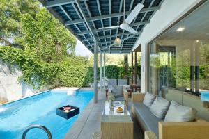 Πισίνα στο ή κοντά στο Melhor Stays Villa - L-M109 Luxury 5BHK villa with Private pool, Anjuna