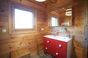 Fotografie z fotogalerie ubytování Évasion jurassienne, séjour cosy bois v destinaci Foncine-le-Haut + 31 fotografií