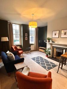 Et opholdsområde på The Linen Loft - 2 Bed Luxury Apartment - Central Town Location