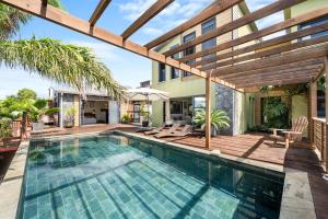 Bazén v ubytování La Villa des Sables Noirs - L'Étang Salé nebo v jeho okolí