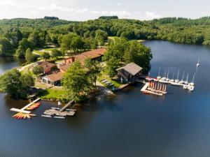 Příroda nedaleko venkovského domu