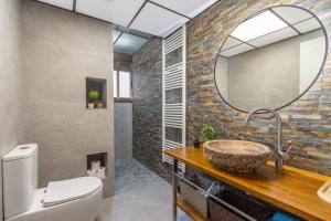 Et badeværelse på El Cierzo de Sediles + 16 billeder