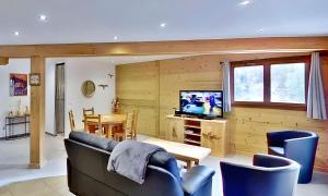TV a/nebo společenská místnost v ubytování Casa-Petit Laus Brand New Duplex in Queyras for 6p