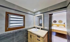 Koupelna v ubytování Casa-Petit Laus Brand New Duplex in Queyras for 6p + 16 fotografií