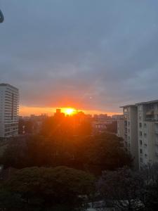 Východ nebo západ slunce při pohledu z apartmánu nebo okolí