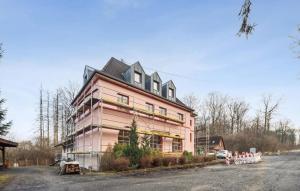 Tòa nhà nơi nhà nghỉ dưỡng tọa lạc