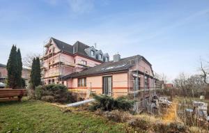 Tòa nhà nơi nhà nghỉ dưỡng tọa lạc