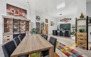 Khu vực ghế ngồi tại Pet Friendly Home In Steinebach With Wifi