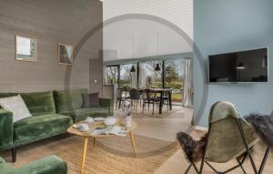 Et opholdsområde på Cozy Home In Sæby With Wifi