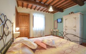 Ένα ή περισσότερα κρεβάτια σε δωμάτιο στο 3 Bedroom Awesome Home In Poppi